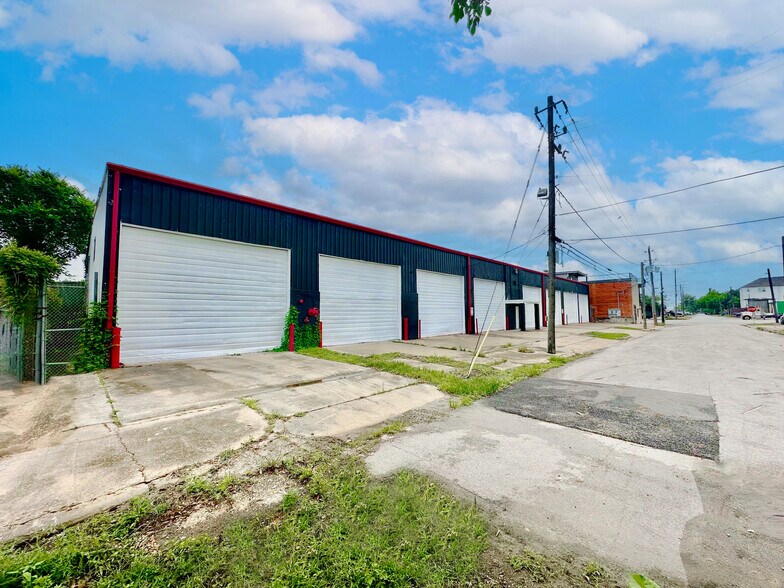 517 N Bryan St, Houston, TX à vendre - Photo du bâtiment - Image 2 de 3