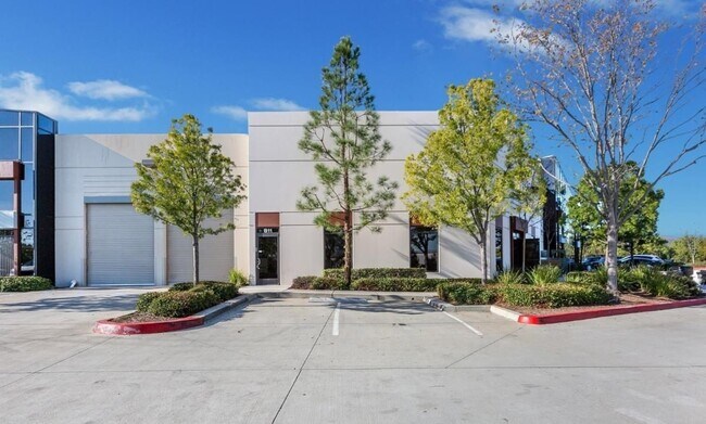 Plus de détails pour 42245 Remington Ave, Temecula, CA - Industriel à louer