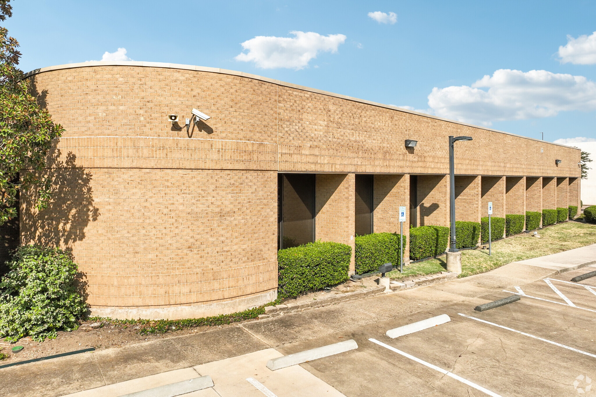 9250 Amberton Pky, Dallas, TX for lease Building Photo- Image 1 of 10