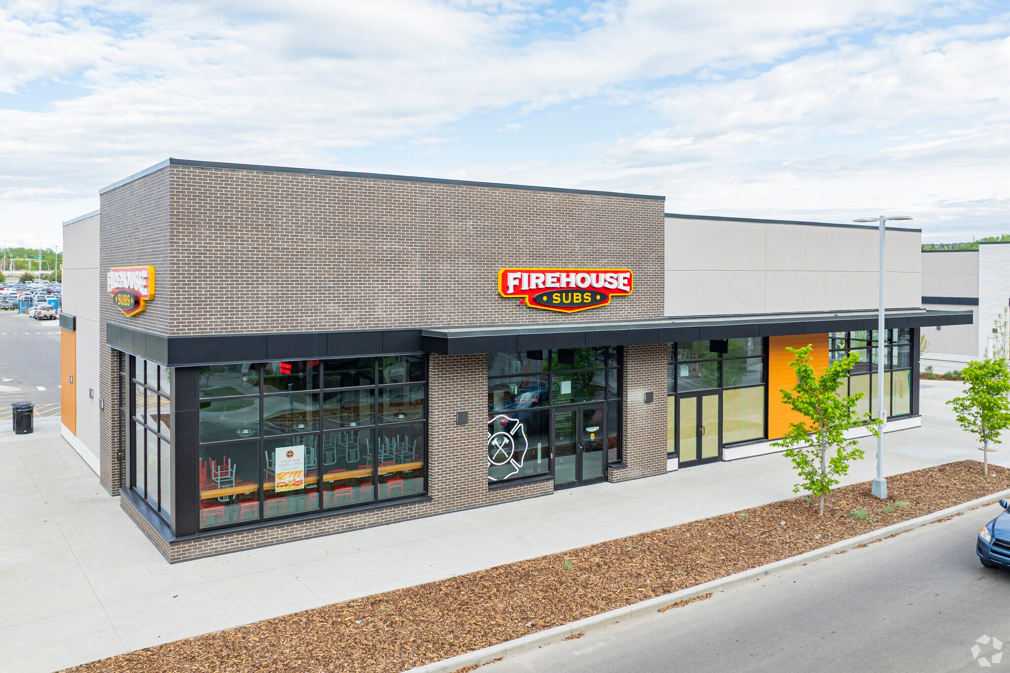 Northland Dr NW, Calgary, AB for sale Primary Photo- Image 1 of 4