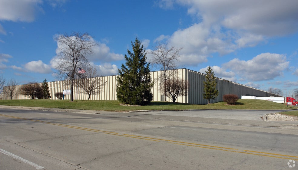 6220 W 73rd St, Bedford Park, IL for lease - Building Photo - Image 1 of 11