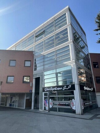 Plus de détails pour 38 Cours Blaise Pascal, Évry-Courcouronnes - Bureau à louer