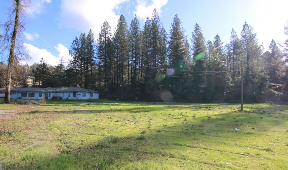 2100 Ferndale Ct, Placerville, CA à vendre - Photo du bâtiment - Image 3 de 19