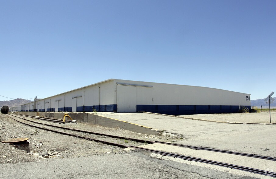 40 Lodestone Way, Tooele, UT à louer - Photo du bâtiment - Image 2 de 3