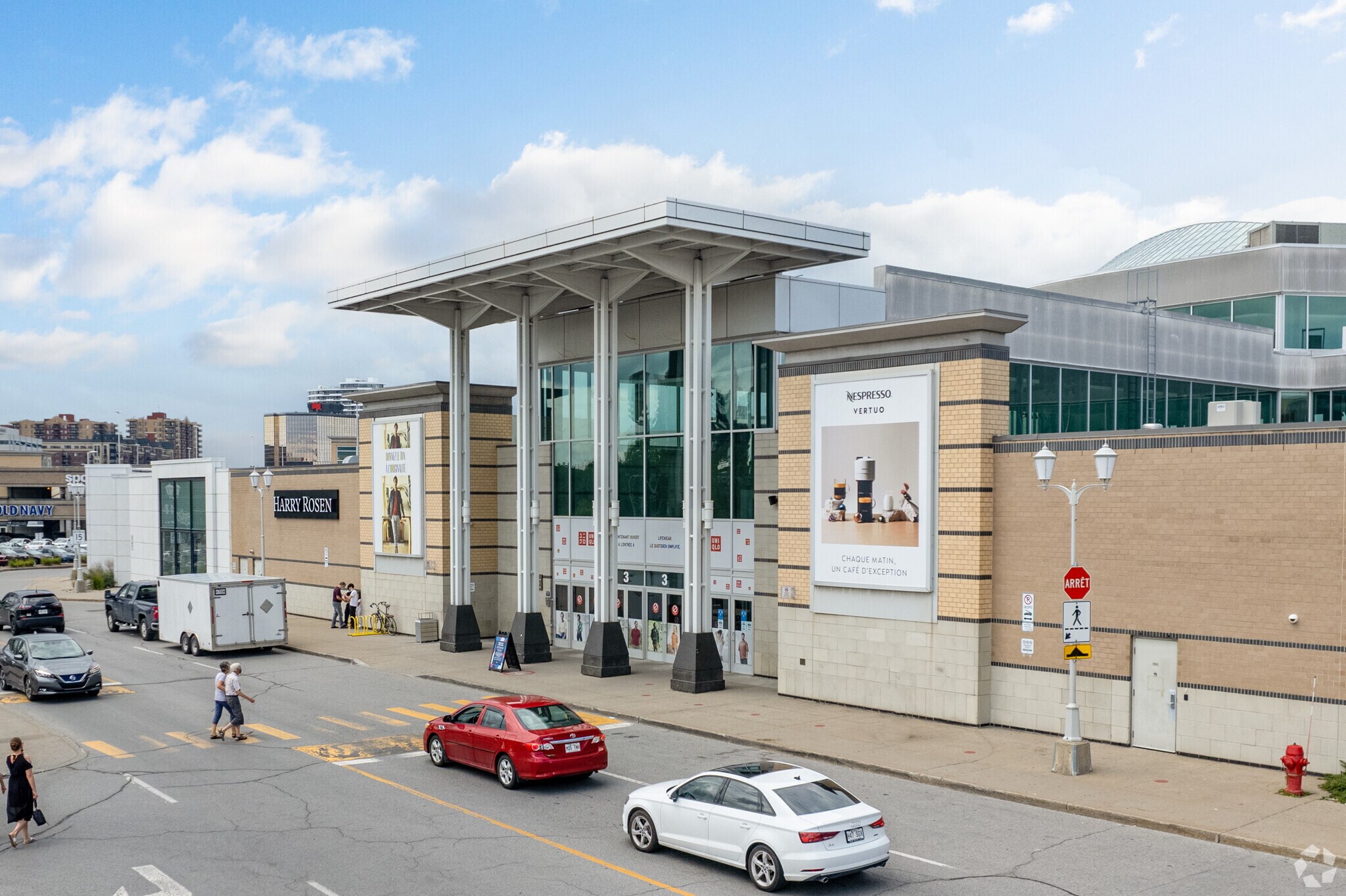 3003-3065 Boul Le Carrefour, Laval, QC for sale Primary Photo- Image 1 of 1