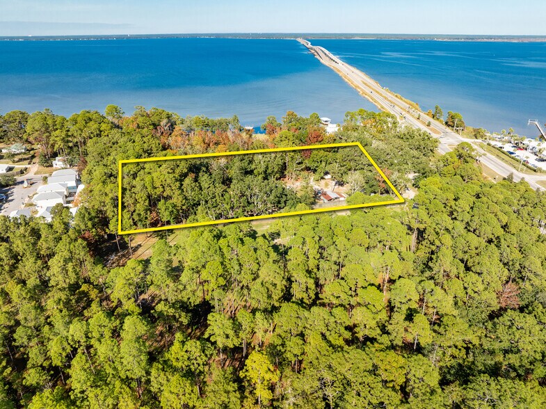 78 Chat Holley Rd, Santa Rosa Beach, FL for sale - Primary Photo - Image 1 of 5