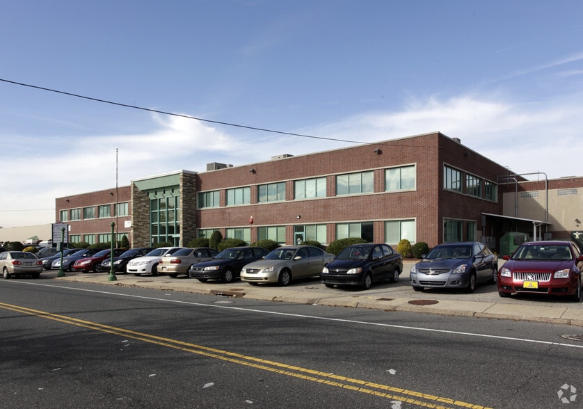9300 Ashton Rd, Philadelphia, PA for lease - Building Photo - Image 1 of 13