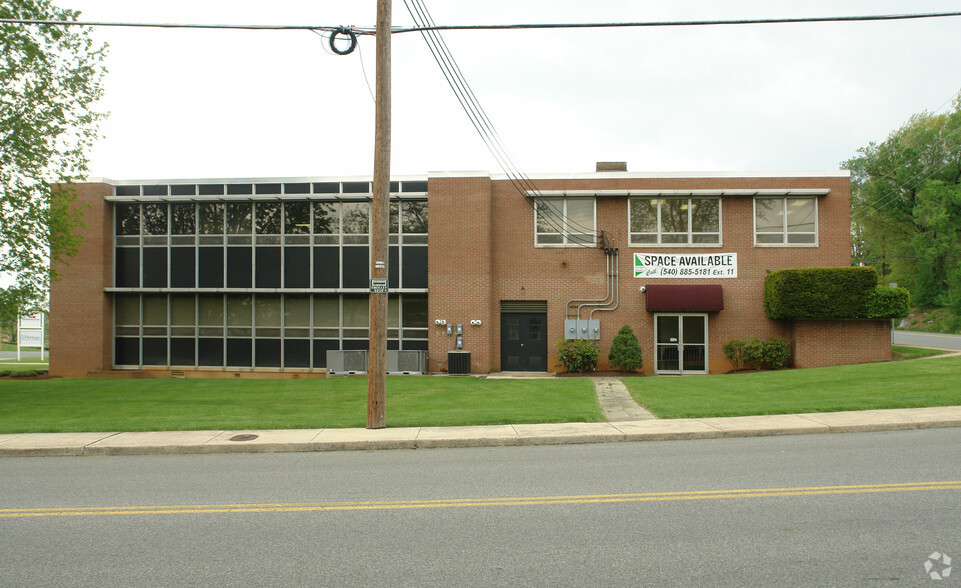 2815 N Augusta St, Staunton, VA à louer - Photo du bâtiment - Image 2 de 2