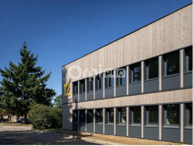 33 Avenue Du Docteur Georges Lévy, Vénissieux à louer - Photo du bâtiment - Image 3 de 28
