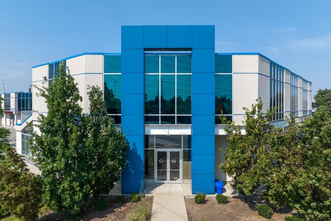 Plus de détails pour 2985 Drew Rd, Mississauga, ON - Bureau à vendre