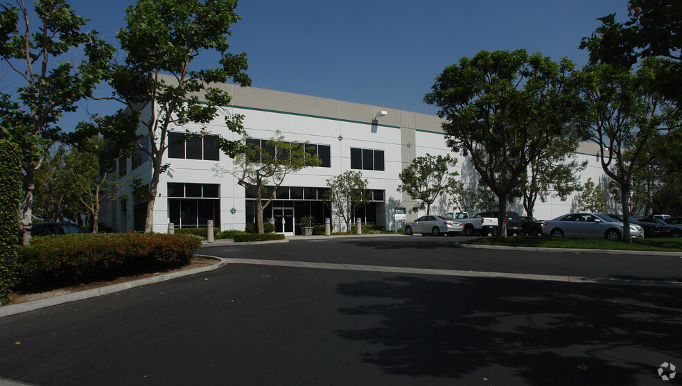 7475-7485 Flores St, Downey, CA for lease - Building Photo - Image 3 of 5