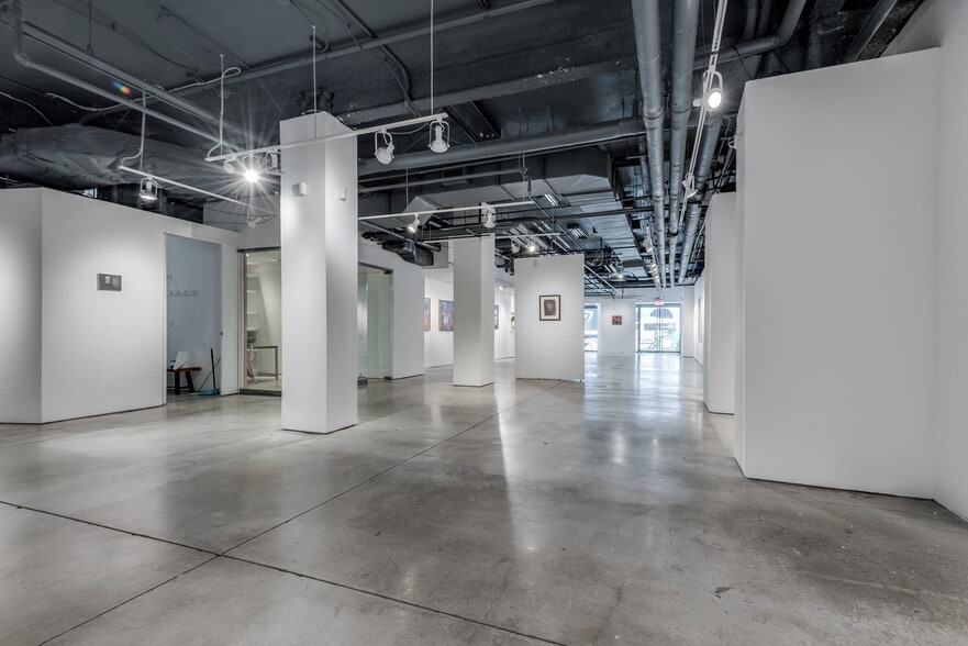 231-233 Tenth Ave, New York, NY for sale - Interior Photo - Image 3 of 9