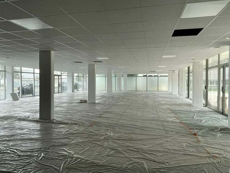 Office/Retail in Mérignac for lease - Interior Photo - Image 3 of 6