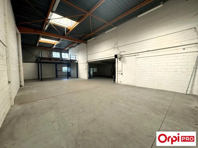 Flex in Wissous for lease - Interior Photo - Image 2 of 7