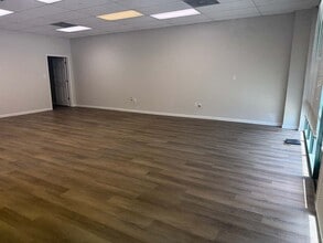 101 E Unaka Ave, Johnson City, TN for lease Interior Photo- Image 2 of 3