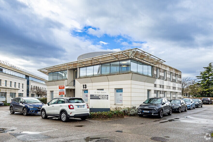 Bureau dans Bron à vendre - Photo du bâtiment - Image 2 de 2