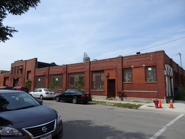 2508 W Maypole Ave, Chicago, IL for lease - Building Photo - Image 3 of 17