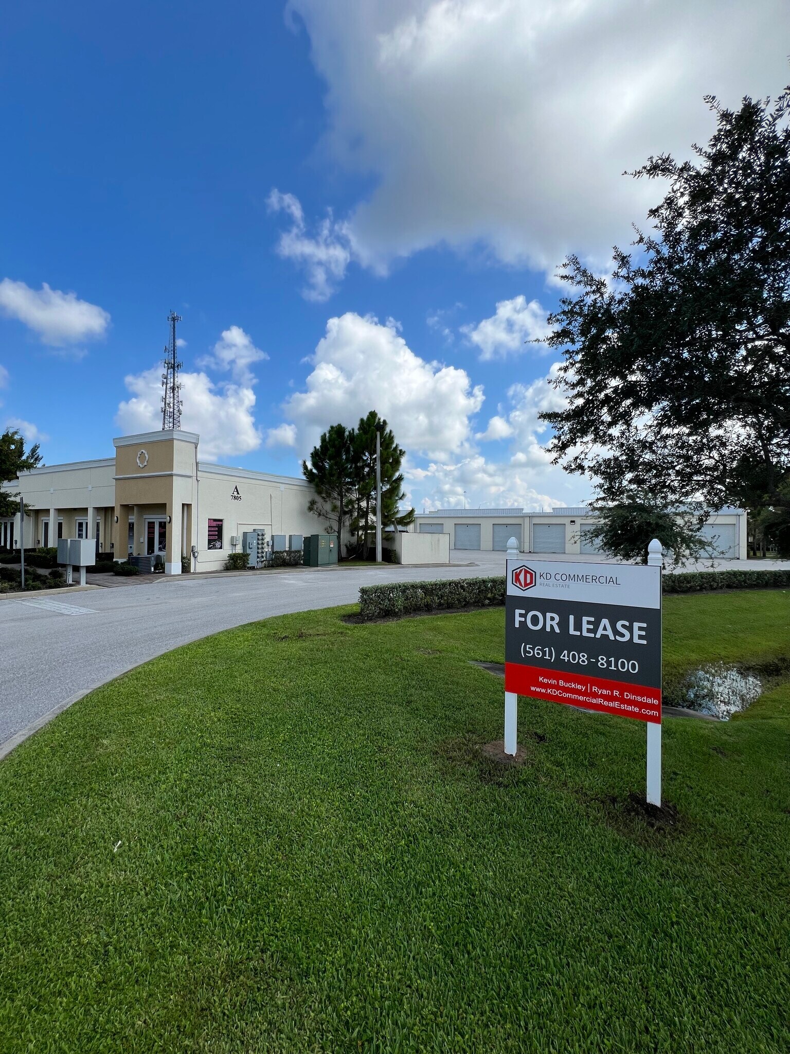 7755 SW Ellipse Way, Stuart, FL à louer Photo du bâtiment- Image 1 de 28