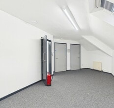 Centre Ct, Pontypridd à louer Photo intérieure- Image 2 de 18