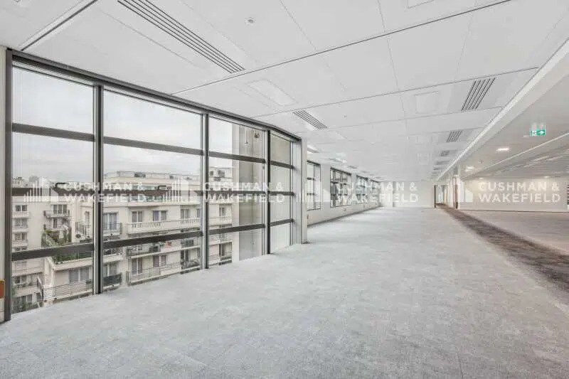 Office in Issy-les-Moulineaux for lease Interior Photo- Image 1 of 4