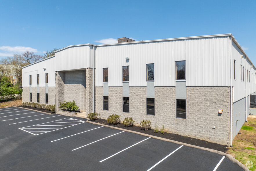 60 Portland Rd, West Conshohocken, PA for lease - Building Photo - Image 1 of 16