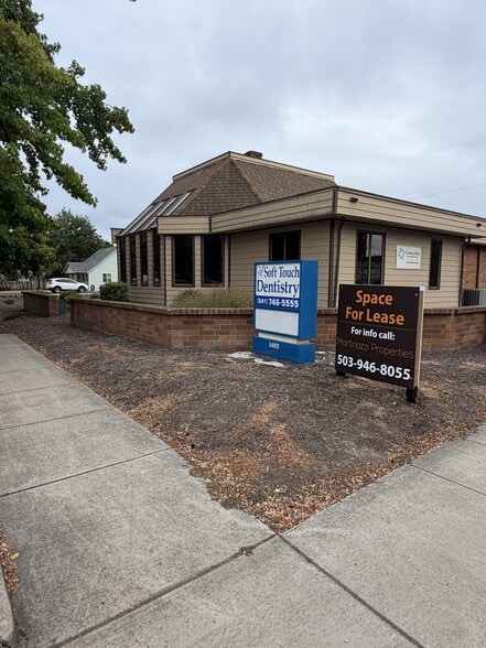 1403 F St, Springfield, OR for lease - Building Photo - Image 3 of 12