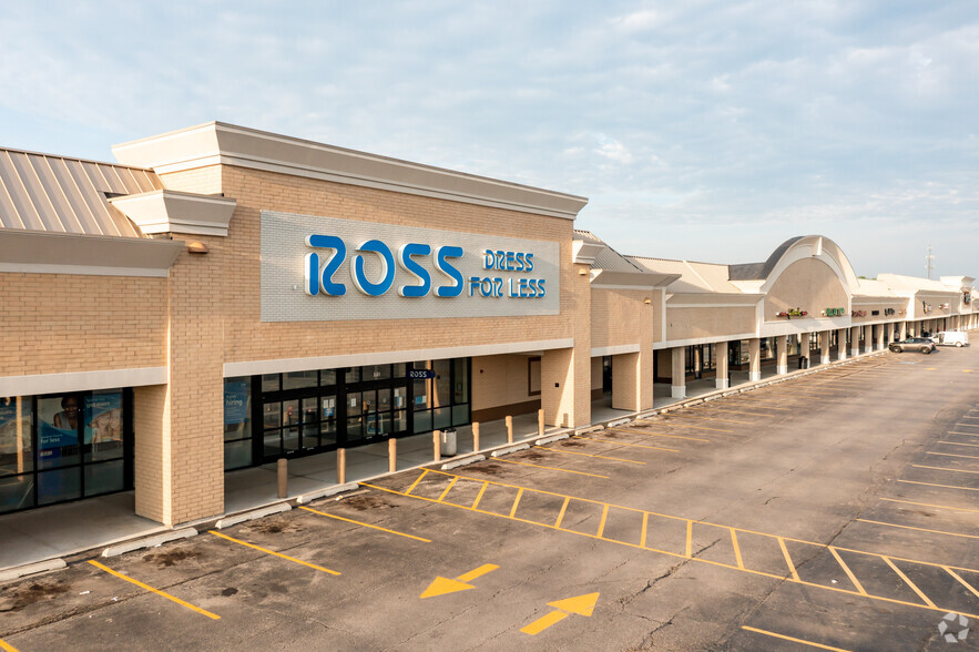 599-615 Roosevelt Rd, Glen Ellyn, IL for sale - Primary Photo - Image 1 of 1