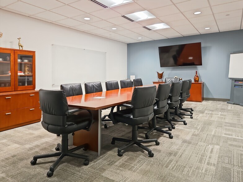 1415 W 22nd St, Oak Brook, IL à louer - Photo intérieure - Image 3 de 15