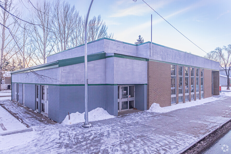 11939 129 Av NW, Edmonton, AB for sale - Building Photo - Image 2 of 7