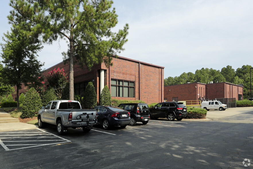 600 Airport Blvd, Morrisville, NC for lease - Building Photo - Image 2 of 9