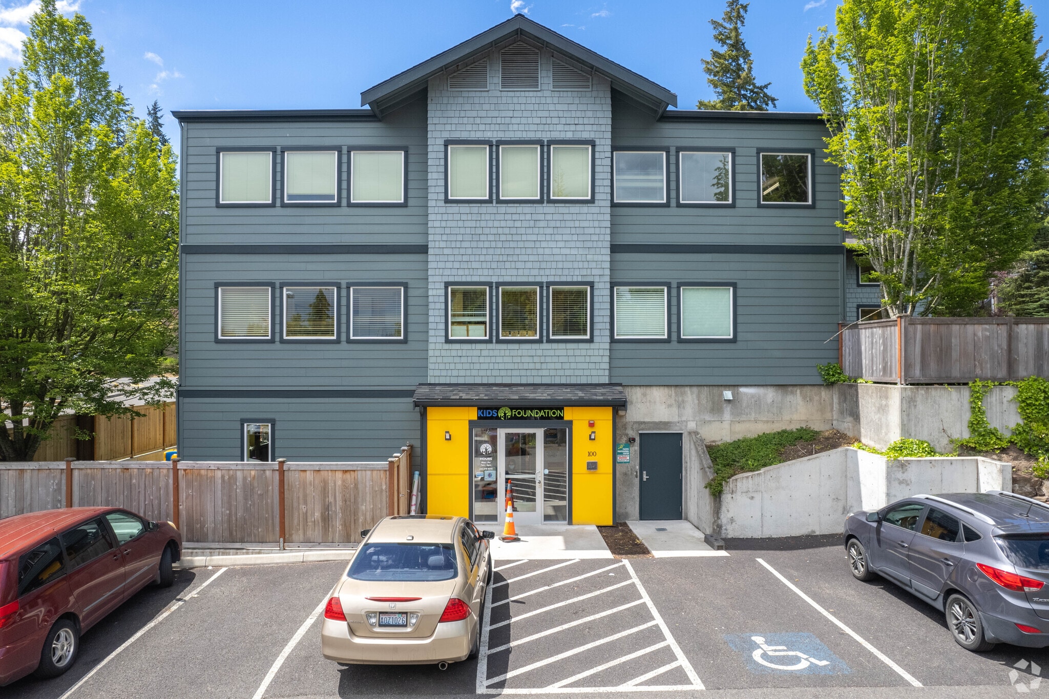 21827 76th Ave W, Edmonds, WA for sale Primary Photo- Image 1 of 11