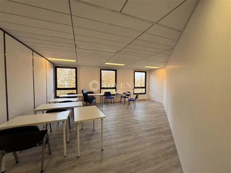 Bureau dans Lognes à vendre - Photo du bâtiment - Image 2 de 5