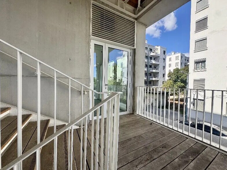 Office in Lyon for sale - Building Photo - Image 2 of 14