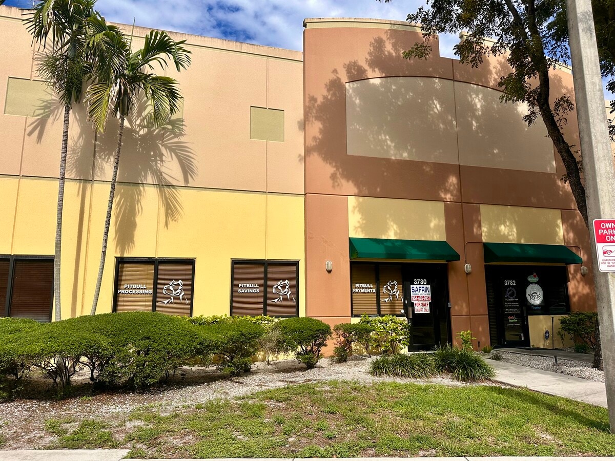 3764-3790 SW 30th Ave, Fort Lauderdale, FL 33312 - Unit 3780 - - Interior Photo - Image 2 of 24