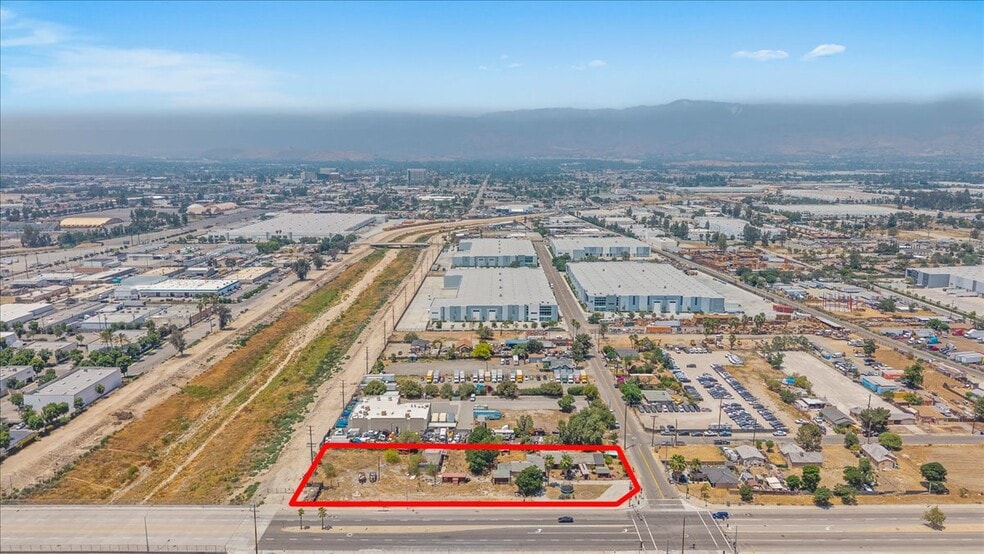 1144 S Washington Ave, San Bernardino, CA for sale - Building Photo - Image 2 of 26