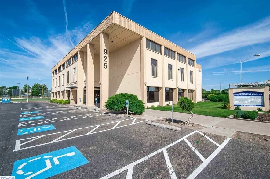 925 Stevens Dr, Richland, WA for lease - Building Photo - Image 1 of 9