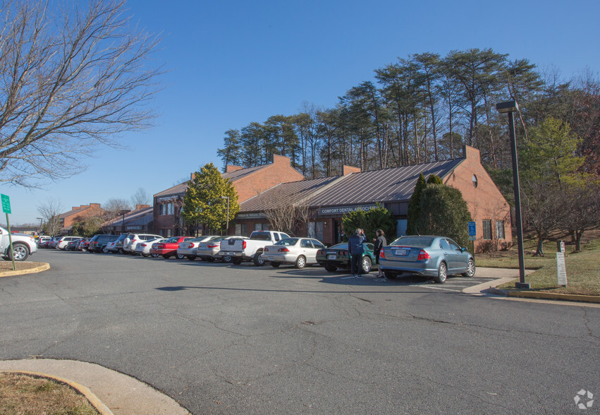 9253-9263 Old Keene Mill Rd, Burke, VA à louer - Photo principale - Image 1 de 59