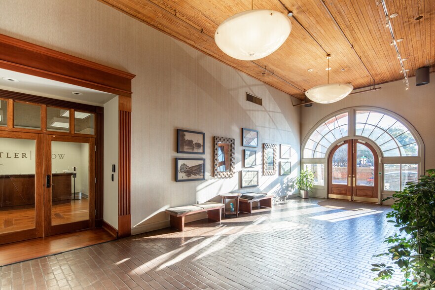 260 Commerce St, Montgomery, AL à vendre - Hall d’entrée - Image 2 de 34