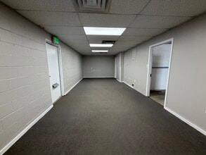 6505 Pulaski Hwy, Rosedale, MD à louer Photo intérieure- Image 2 de 3