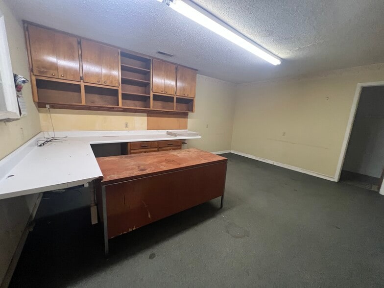 702 Chastain Blvd W, Glencoe, AL for lease - Building Photo - Image 3 of 8