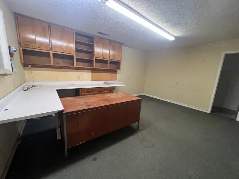 702 Chastain Blvd W, Glencoe, AL à louer - Photo du bâtiment - Image 3 de 8