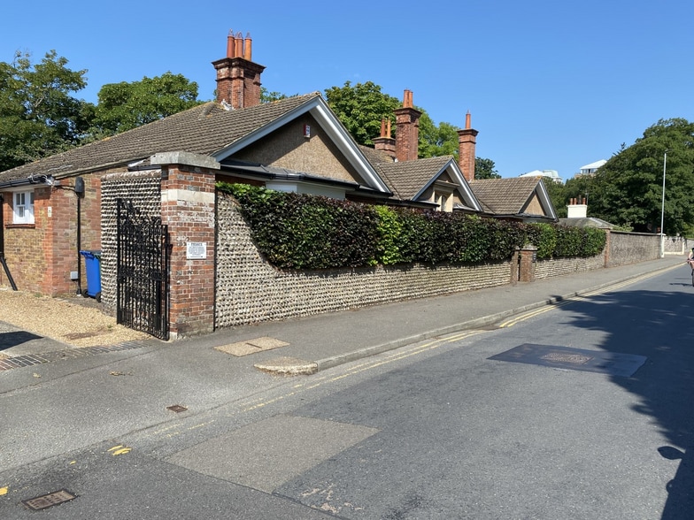 29 Compton Place Rd, Eastbourne for lease - Building Photo - Image 3 of 16