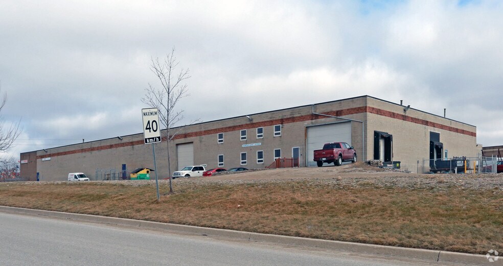11 Nicholas Beaver Rd, Puslinch, ON for lease - Building Photo - Image 2 of 5