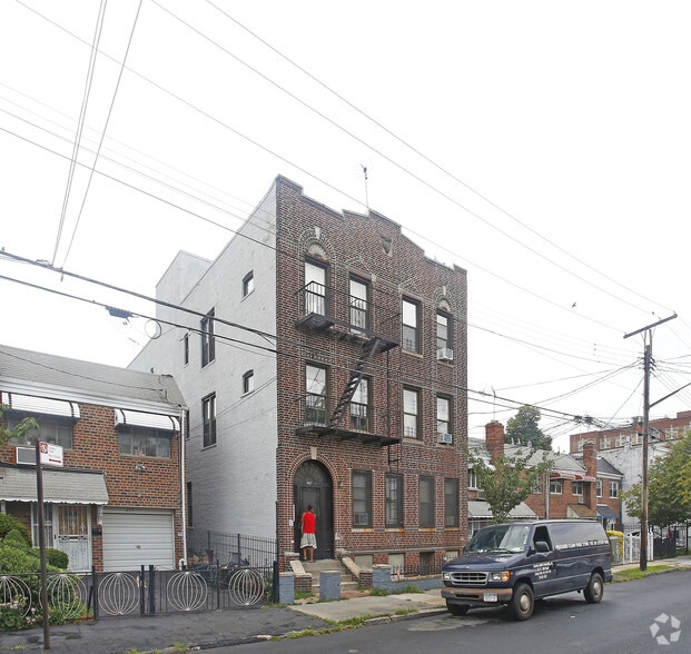 463 Berriman St, Brooklyn, NY for sale - Building Photo - Image 3 of 6
