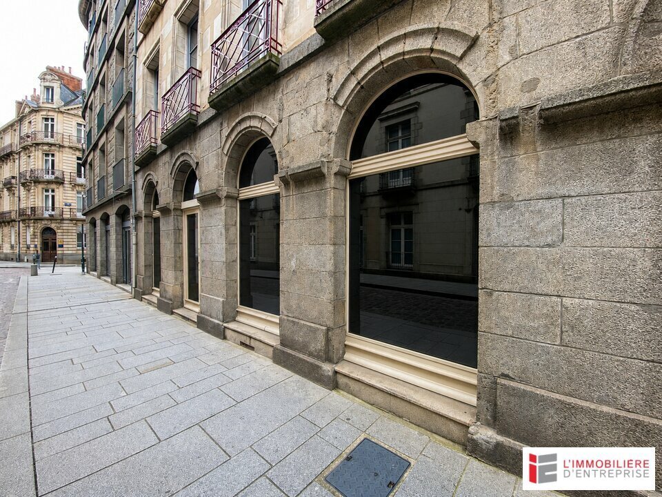 Retail in Rennes for lease Building Photo- Image 1 of 12