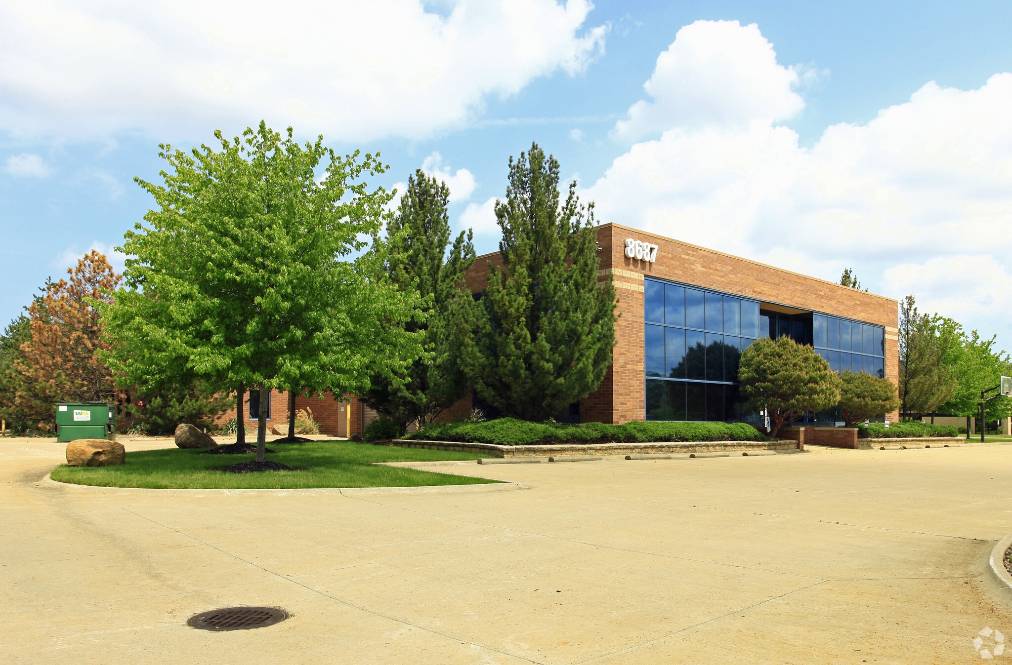 8687 Tyler Blvd, Mentor, OH for lease Primary Photo- Image 1 of 5