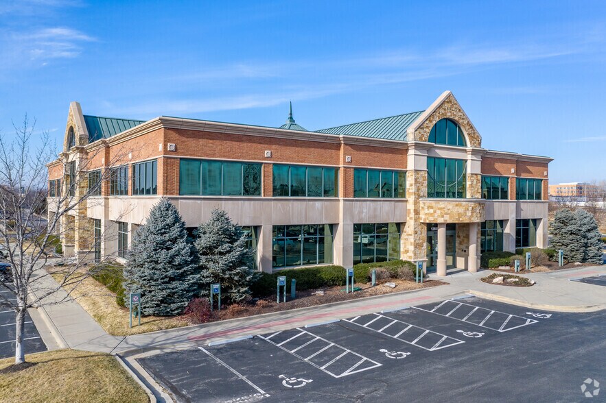 12850 Metcalf Ave, Overland Park, KS à louer - Photo du bâtiment - Image 3 de 7