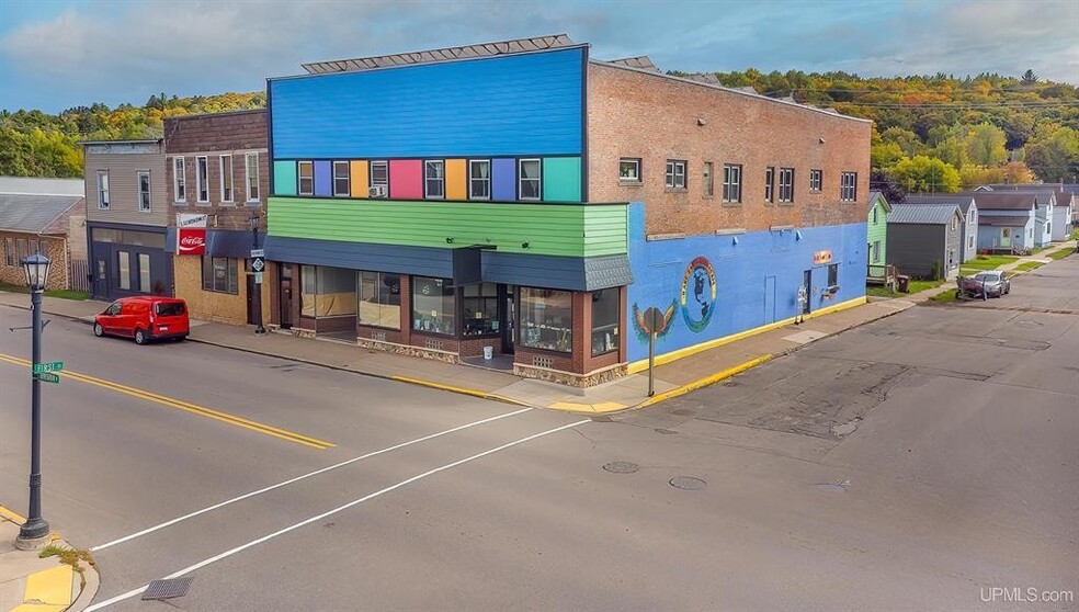200-206 E Division St, Ishpeming, MI for sale - Building Photo - Image 1 of 16