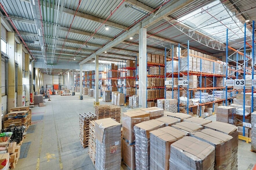 Industrial in Marly-la-Ville for lease - Interior Photo - Image 3 of 5