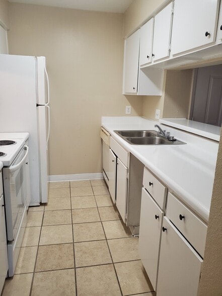 206 Plaza Verde Dr, Houston, TX à vendre - Photo du bâtiment - Image 2 de 14